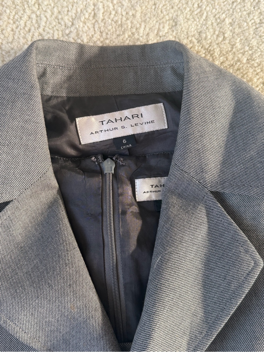 Tahari Women’s Formal Gray 2 Piece Blazer & Dress Set Size 6 - Picture 2 of 3